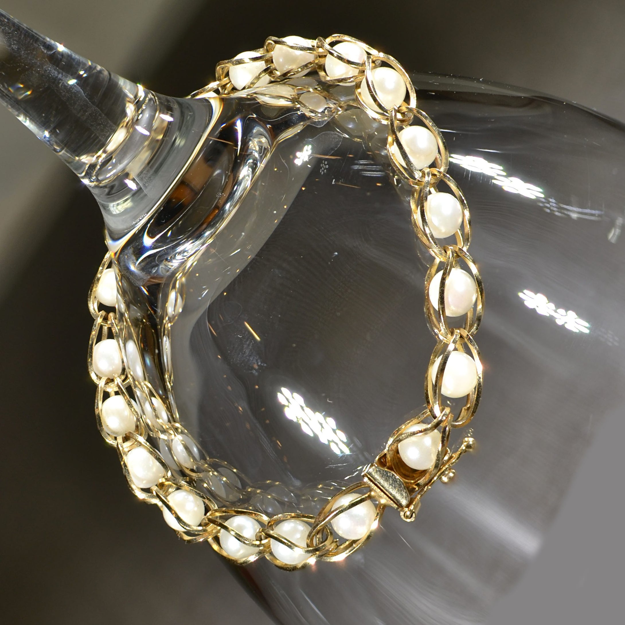 Vintage Estate bracelet.  14 carat yellow gold and pearl.  7