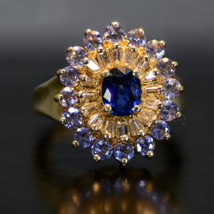 Vintage Estate Ring, 14 carat  Gold and blue sapphire, size 5