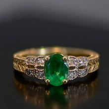 Load image into Gallery viewer, Vintage Estate Ring, Gold and green emerald, size 7
