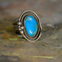 Load image into Gallery viewer, Southwestern style vintage silver and turquoise ring. Size 9.

