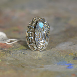 Southwestern style vintage silver and turquoise ring. Size 5.25