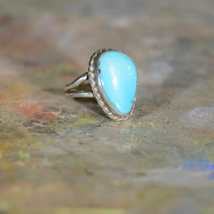 Vintage silver and turquoise ring. Size 6.