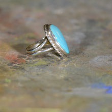Load image into Gallery viewer, Vintage silver and turquoise ring. Size 6.
