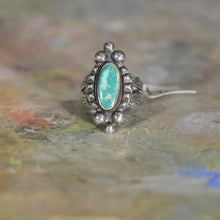 Load image into Gallery viewer, Vintage silver and turquoise ring. Size 5.5
