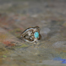 Load image into Gallery viewer, Vintage silver and opal ring. Size 6.5
