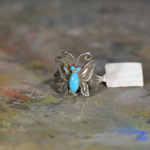 Vintage silver and turquoise ring. Size 7