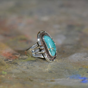 Vintage silver and turquoise ring. Size 6.25