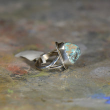 Load image into Gallery viewer, Vintage silver and turquoise ring. Size 4.75
