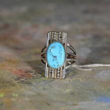 Load image into Gallery viewer, Vintage silver and turquoise ring. Size 7.5
