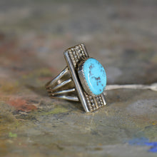 Load image into Gallery viewer, Vintage silver and turquoise ring. Size 7.5
