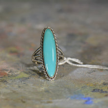 Load image into Gallery viewer, Vintage silver and turquoise ring. Size 6.5
