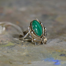 Load image into Gallery viewer, Vintage silver and malachite ring. Size 7
