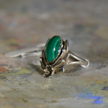 Load image into Gallery viewer, Vintage silver and malachite ring. Size 7
