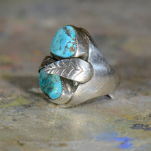 Load image into Gallery viewer, Vintage silver and turquoise ring. Size 10.25
