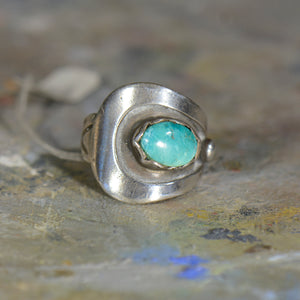 Vintage silver and turquoise ring. Size 8