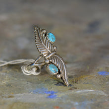 Load image into Gallery viewer, Vintage silver and turquoise ring. Size 7.5
