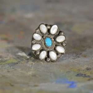 Vintage silver and turquoise ring. Size 4.5