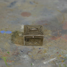 Load image into Gallery viewer, Silver box.
