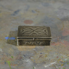 Load image into Gallery viewer, Silver box.

