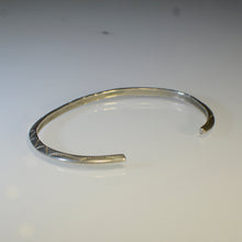 Load image into Gallery viewer, Thin silver bracelet
