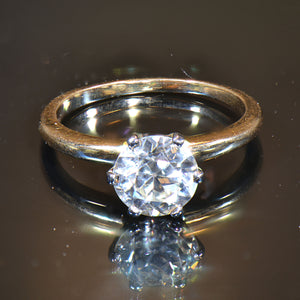 Vintage Estate 18 Carat Yellow Gold and Diamond, Ring size 6