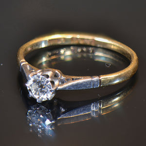 Vintage Estate Ring, 18 carat yellow gold, Platinum and Diamond ring. Size 6.25